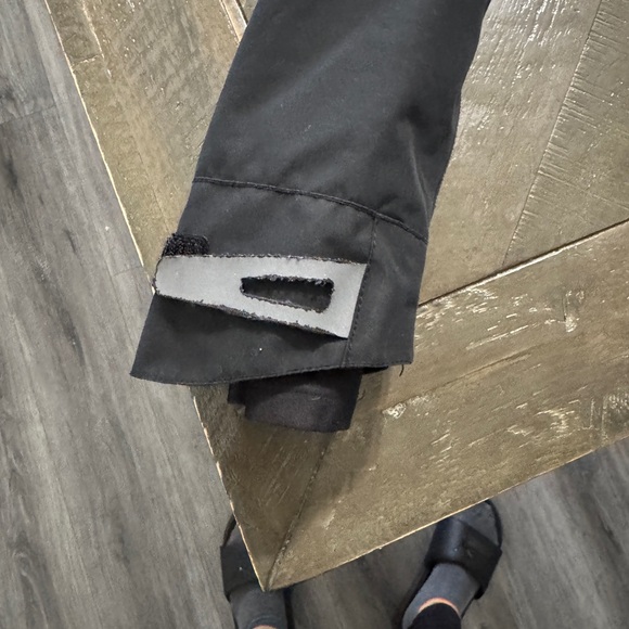 686 Women's Black Ski Jacket - Picture 9 of 9